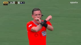 L'arbitre de Real Madrid-Pachuca Ramon Abatti le 22 juin 2025 à Charlotte