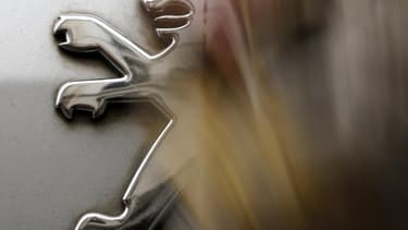 La survie du groupe français PSA Peugeot Citroën passe par une alliance de long terme avec un autre acteur du marché automobile, a réaffirmé dimanche Arnaud Montebourg. Le ministre du Redressement productif exclut par ailleurs une étatisation provisoire d
