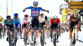 Jasper Philipsen à l'arrivée de la quatrième étape du Tour de France