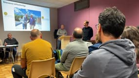 La réunion d'information organisée lundi 7 octobre dans le cadre du projet de fusion entre La Fare et Saint-Bonnet.
