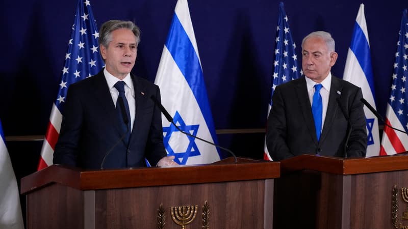 Le Premier ministre israélien Benjamin Netanyahu (à droite) et le secrétaire d'État américain Antony Blinken, après une réunion, à Tel-Aviv, en Israël, le 12 octobre 2023.