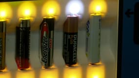 Les utilisateurs déposent les piles dans des zones de régénération et peuvent les récupérer après plusieurs heures. 