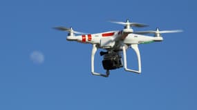 Un drone équipé d'une caméra portative, à Palo Alto (Californie), le 22 avril 2013.