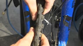Les usagers de VTT sont victimes de crevaison.