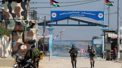 Des forces de sécurité du Hamas au poste-frontière d'Erez, le 26 mars 2017 à Beit Hanoun, en Cisjordanie Des forces de sécurité du Hamas au poste-frontière d'Erez, le 26 mars 2017 à Beit Hanoun, en Cisjordanie