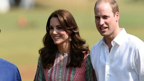 Kate et William sur le terrain de Criquet à Bombay, le 10 avril 2016