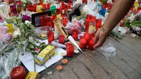 Les taxis barcelonais ont rendu hommage aux victimes de l'attentat de jeudi. 