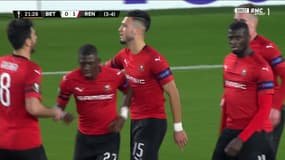 Betis Seville-Rennes : Le coup de tête de Bensebaini pour l'ouverture du score ! 
