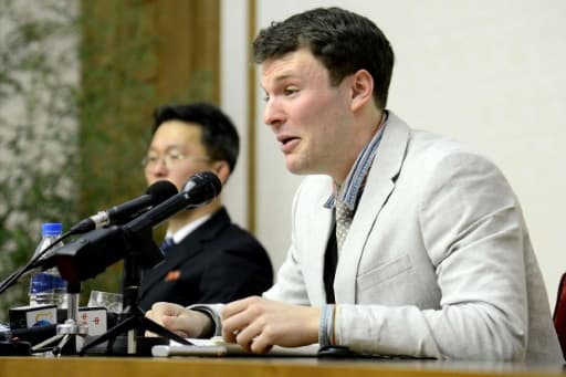 Photo prise le 29 février 2016 et fournie le 1er mars par l'agence nord-coréenne KCNA de l'étudiant américain Otto Warmbier, arrêté pour acte hostile contre la Corée du nord, lors d'une conférence de presse à Pyongyang Photo prise le 29 février 2016 et fournie le 1er mars par l'agence nord-coréenne KCNA de l'étudiant américain Otto Warmbier, arrêté pour acte hostile contre la Corée du nord, lors d'une conférence de presse à Pyongyang