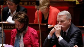 La ministre des Affaires sociales, Marisol Touraine et Jean-Marc Ayrault à l'Assemblée.