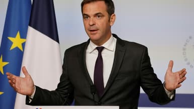 Le porte-parole du gouvernement, Olivier Véran, fait une déclaration à l'issue du Conseil des ministres, le 12 octobre 2022 à l'Elysée, à Paris