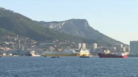 L'arrivée du navire Ocean Viking dans le port de Toulon