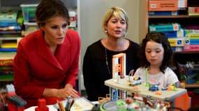 La First Lady Melania Trump visite l'hôpital pour enfants Necker à Paris le 13 juillet 2017