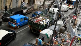 Ramassage de déchets à Marseille le 5 octobre 2021. 