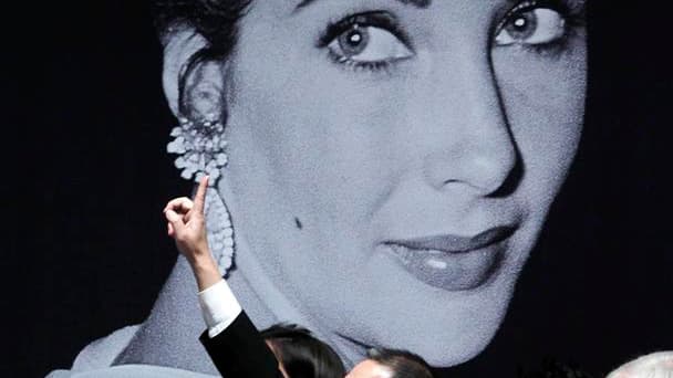 La vente de la collection de bijoux d'Elizabeth Taylor s'est adjugée pour la somme record de 116 millions de dollars, soit plus du double du montant payé jusqu'alors pour une collection privée de joyaux offerte aux enchères. /Photo prise le 13 décembre 20