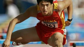 Liu Xiang, ici en action lors des JO d'Athènes en 2004