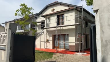 Une maison en travaux. (Illustration)