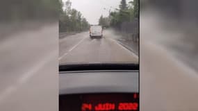 Des routes de l'est lyonnais étaient inondées ce vendredi matin.
