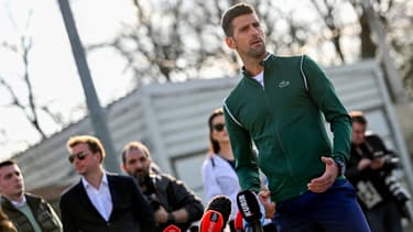 Novak Djokovic lors d'une conférence de presse, à Belgrade le 22 février 2023