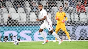 Jules Koundé avec l'équipe de France