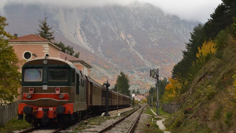 Le Rotaie rêve de restaurer toute la ligne, qui va de Naples, sur la mer Tyrrhénienne, à Pescara, sur l'Adriatique, en traversant la botte italienne dans sa largeur