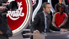 Yann Barthès sur le plateau du "Petit Journal"