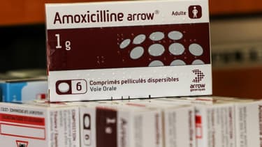 Des boîtes d'Amoxicilline dans une pharmacie toulousaine le 18 novembre 2022