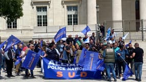 Les policiers se mobilisent à Marseille pour leur collègue mis en examen pour "homicide volontaire".