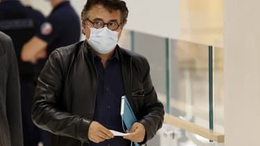 Patrick Pelloux à la sortie du tribunal le 8 septembre 2020, lors du procès des attentats de Charlie Hebdo.