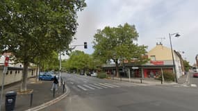 Le passage piéton à l'angle des rues Paul Vailland Couturier et de l'avenue professeur Cadiot, à Maisons-Alfort