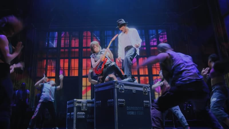 Extrait de la chanson "Beat It" de Michael Jackson dans la comédie musicale "MJ The Musical".