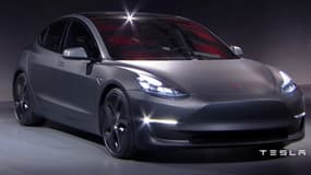Le Model 3 à été révélé ce vendredi par Tesla. Une berline 100% électrique, élégante, d'une autonomie de 346 kilomètres.