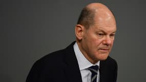 Le nouveau chancelier allemand Olaf Scholz devant le Bundestag, à Berlin le 15 décembre 2021