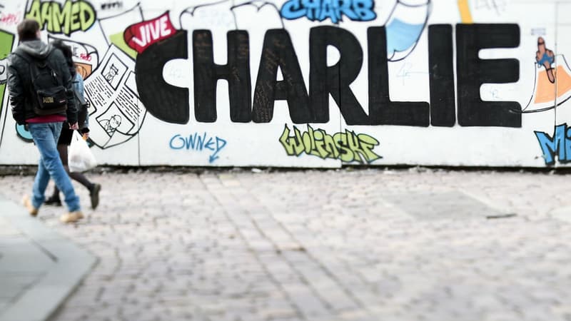Près de six mois après l'attaque contre Charlie Hebdo, le chroniqueur Phillippe Lançon reste hospitalisé.