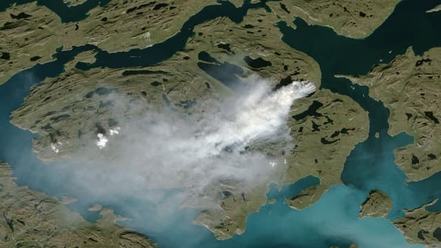 Image satellite de feux au Groenland en 2017