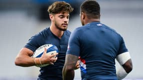 Romain Ntamack croise le regard de Virimi Vakatawa