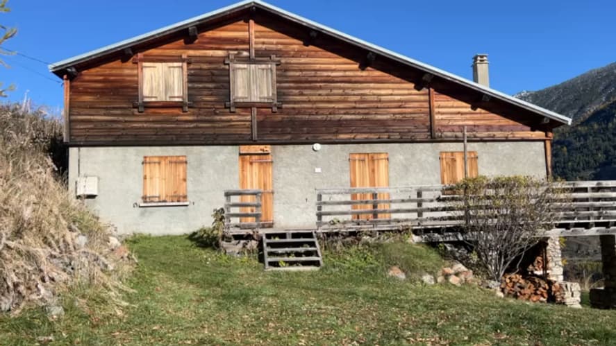 Le chalet du forest, un chalet d'alpage dans le versant face au hameau Saint-Marcellin de Vars Le chalet du forest, un chalet d'alpage dans le versant face au hameau Saint-Marcellin de Vars