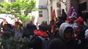 Les cheminots sont entrés brièvement au siège LaREM.