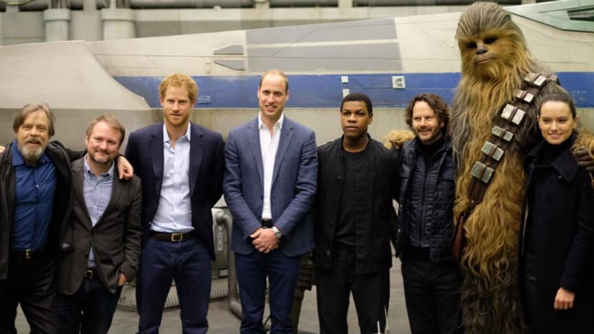 Harry et William avec l'équipe du prochain volet de la saga "Star Wars"