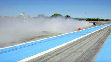 Avec son tricycle à eau, François Gissy a dépassé les 260 km/h sur ele circuit du Castellet.