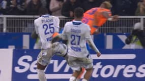 Un autre angle du contact de Cornelius sur Traoré qui provoque un deuxième jaune et donc un rouge, Auxerre-OM, 22 février 2025