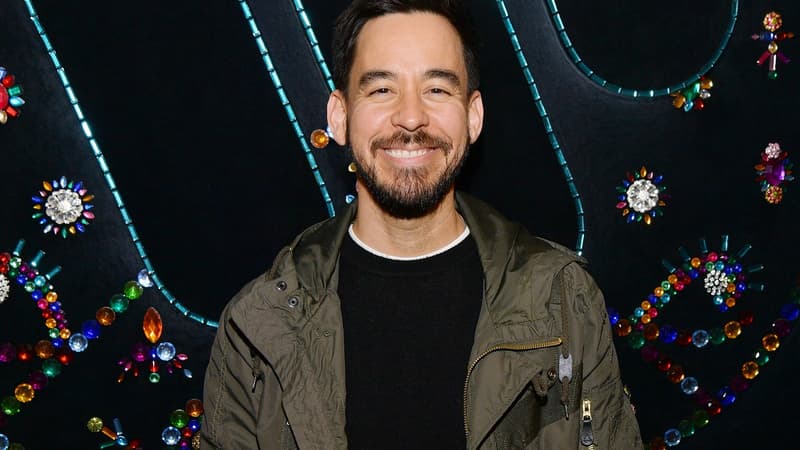 Mike Shinoda, membre fondateur de Linkin Park, a travaillé sur l'identité sonore de Mastercard, dévoilée aux derniers Grammy's. 