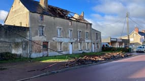 La toiture de la maison de Paulette, 90 ans, a été complètement détruite par le passage de la tempête Ciaran.