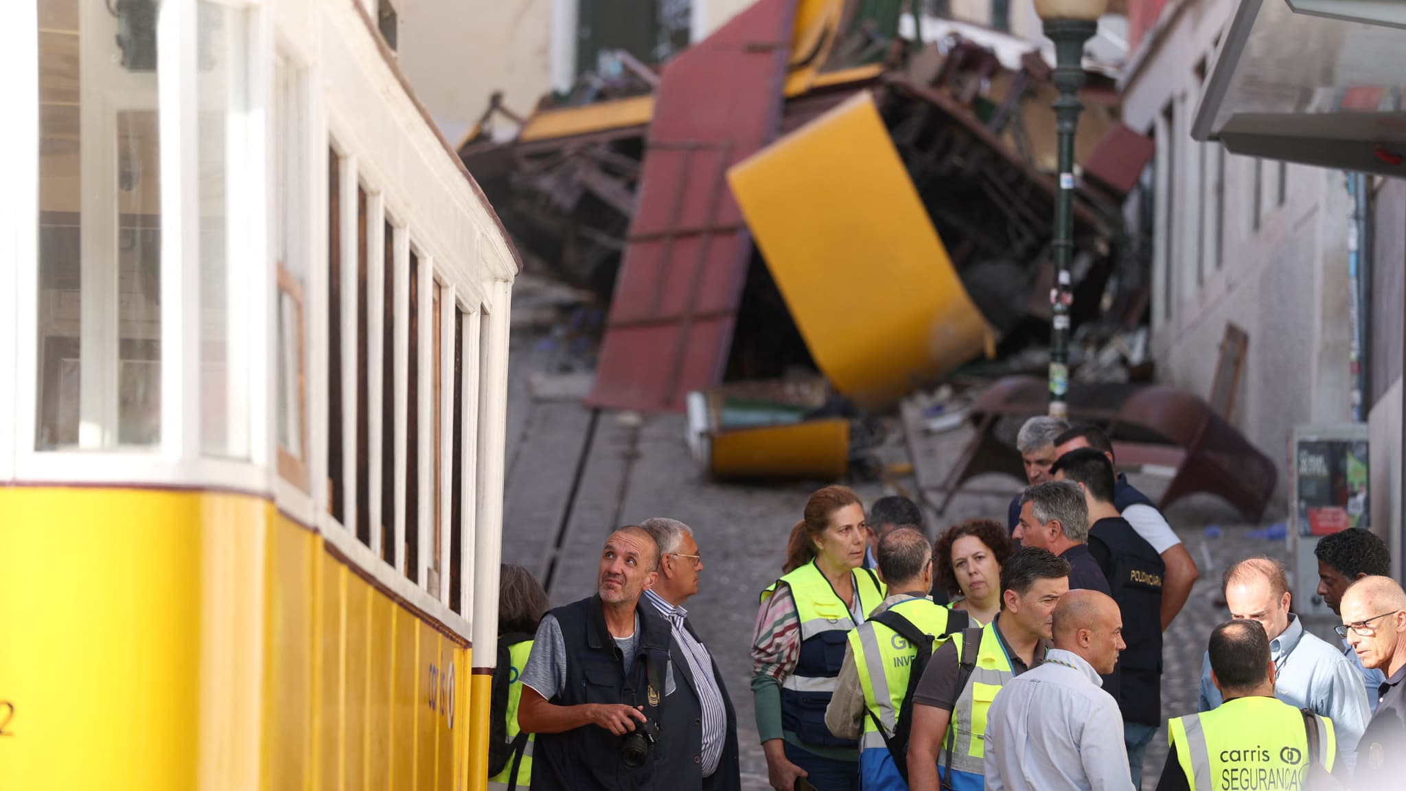 DEUX CANADIENS, UN AMÉRICAIN, UN ALLEMAND ET UN UKRAINIEN "PROBABLEMENT" PARMI LES MORTS DU FUNICULAIRE À LISBONNE