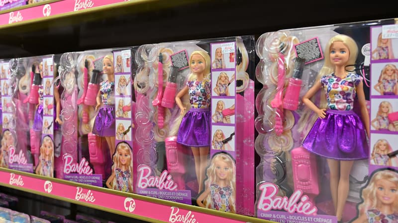 Mattel mise sur le film pour relancer les ventes de Barbie, en chute de 23% depuis le début de l'année