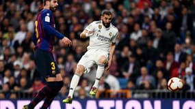 Karim Benzema face à Gerard Piqué
