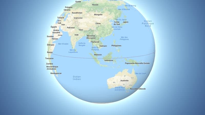 Google Maps qui abandonne la projection de Mercator pour un globe interactif.
