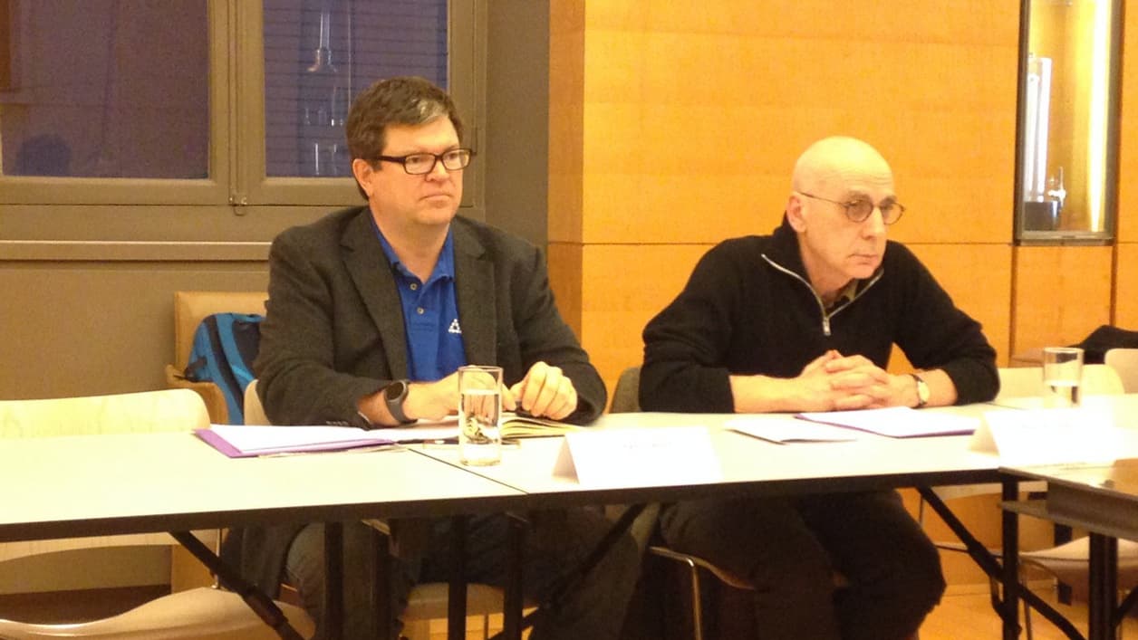 Yann LeCun et l'administrateur du Collège de France Alain Prochiantz au Collège de France lors d'une conférence de presse.