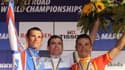 L'Australien, flanqué du Russe Kolobnev (g) et de l'Espagnol Rodriguez, est devenu champion du monde de course sur route dimanche à Mendrisio (Suisse).