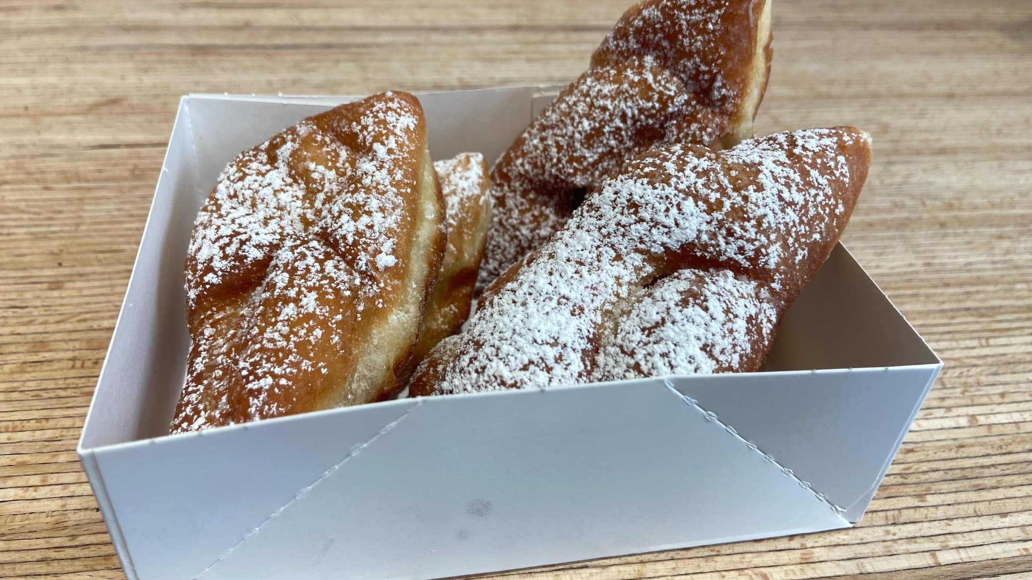Les bugnes de chez Antoinette, à Lyon.